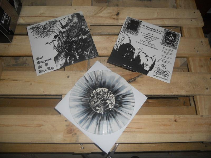 Drowning The Light - Lost Kingdoms Of A Dark Age (coloured vinyl+T-shirt,Lim.50)